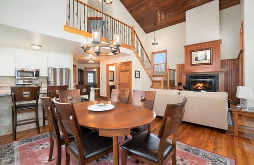 Manistee House | Private Modern Home On The Lakeshore