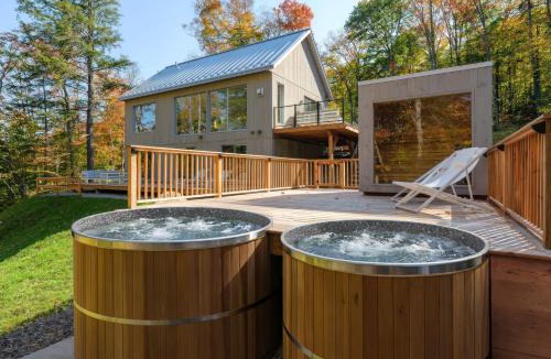Lac Superieur Village Ski Chalet | Private Nordic Spa Retreat - Mont-Tremblant