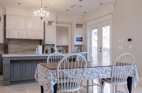 Steveston House | Private Room in Richmond