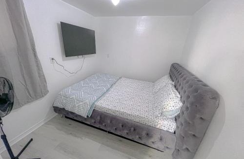 Malton House | Private Room Near Airport D4