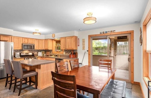 Union Pier Cottage | Private Setting Union Pier - Walk to Beach, Shops & Restaurants | Anchor Point