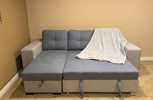 Fleetwood House | Private Suite | King Bed | Free Parking | Surrey