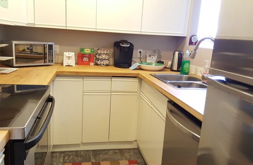 Yellowknife Apartment | Private Two-Bedroom Apartment with 4 beds in the heart of Downtown