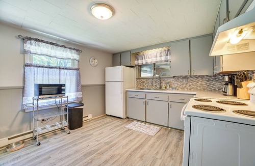 Prudenville House | Prudenville Family Home w/Game Room & Fire Pit!