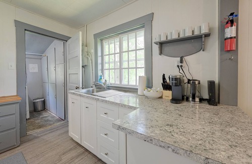 Sylvan Lake Cabin | Quaint Cabin blocks from Lakeshore drive, amenities and the beach!