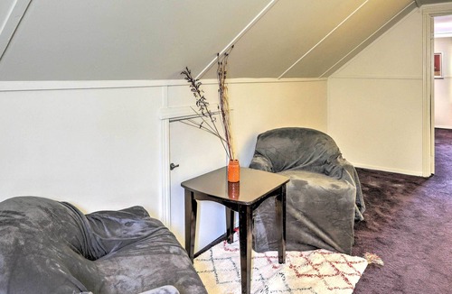 Maple Heights House | Quaint + Cozy Home < 15 Mi to Dtwn Cleveland!