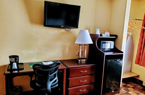 Brunswick Hotel | Quality Inn Brunswick Cleveland South