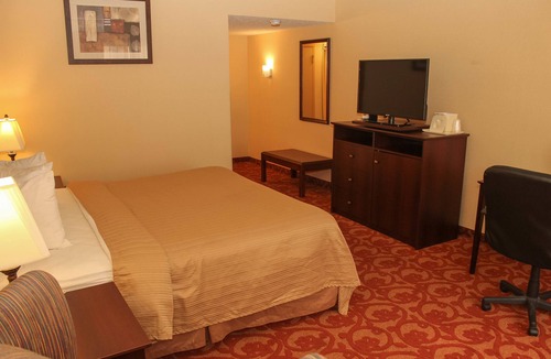 Cheektowaga Hotel | Quality Inn Buffalo Airport