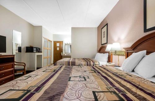 Port Crane Hotel | Quality Inn & Suites Binghamton Vestal