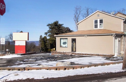 Wilkes-Barre Apartment | Queen Bed|Wilkes-Barre PA
