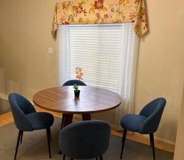 West Edmonton Bed & Breakfast | Quiet Haven west Edmonton Room Two