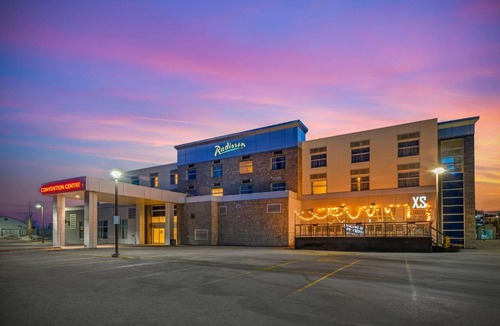 Calgary Hotel | Radisson Hotel & Conference Centre Calgary Airport