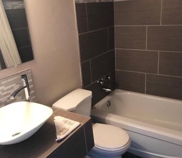 Niagara Falls Hotel | Rainbow Motor Inn - Fallsview