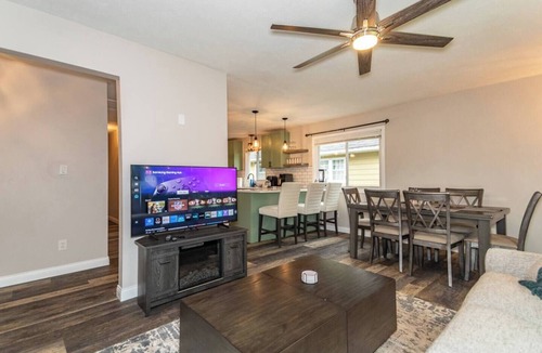 Mentor House | Ranch | Bocce Court | King Bed