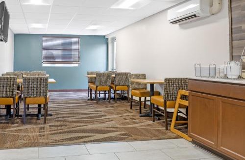 Bucyrus Hotel | Red Lion Inn & Suites Bucyrus North