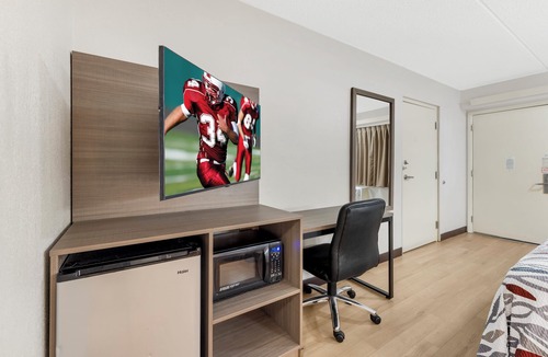 Bowmansville Hotel | Red Roof Inn Buffalo - Niagara Airport