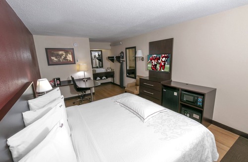 Amherst Hotel | Red Roof Inn PLUS+ University at Buffalo - Amherst