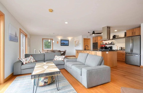 Cape Breton Island House | Redbird Lakehouse Suite