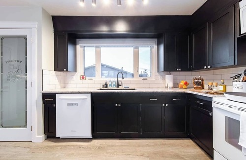Northeast Edmonton House | Relax, recharge, and play. Just 15 mins from Downtown Edmonton
