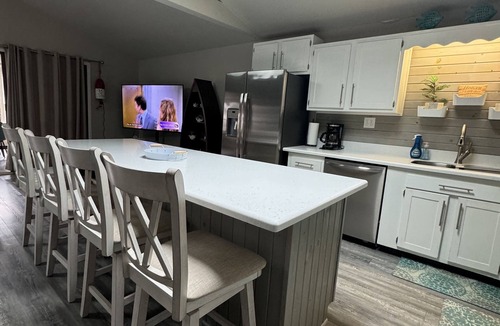 Lakeview Cottage | Relax, Recharge, Repeat- 2026 Now Booking