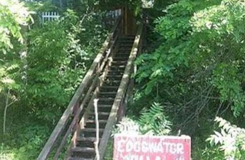 Union Pier Cottage | Relax, Rewind, & Unwind at Nana's Lake Cottage in Union Pier