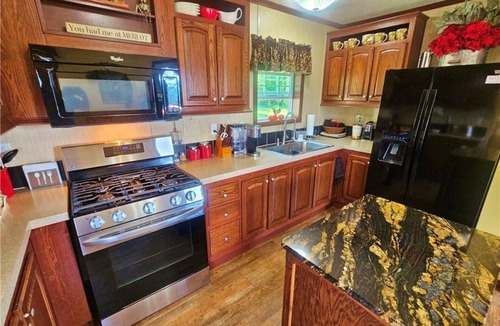 Town of Jerusalem Cabin | Relax with the whole family at this stunningly peaceful retreat!