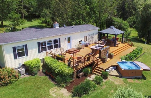 Town of Jerusalem Cabin | Relax with the whole family at this stunningly peaceful retreat!