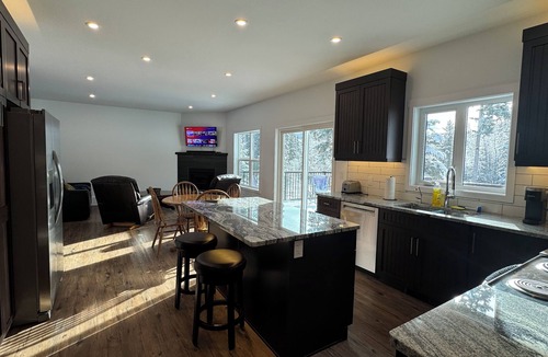 East Kootenay House | Relaxation with all Amenities! Three Bathrooms! (Contact Us)