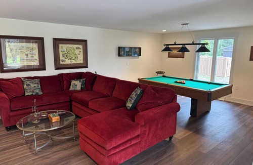 Shanor-Northvue House | Relaxed Get Away Retreat on Golf Course