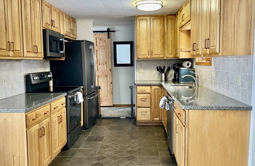 Pinckney House | Relaxing Ranch Style Waterfront Home-30 minutes from Ann Arbor