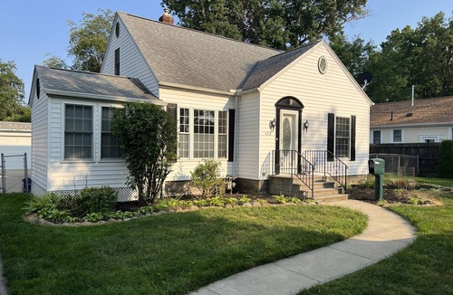 Avon Lake House | Remodeled Charming Avon Lake Home
