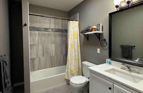 Erie House | Renovated 1922 3 bedroom 1 bathroom home on West Second