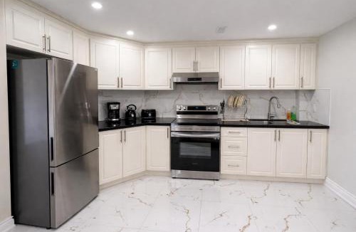 Orangeville Apartment | Renovated 3-Bedroom Orangeville Basement Suite with Private Entry - 10 Min Walk to Headwaters Hospital, 5 Mins to Mount Alverno - Ideal for Medical, Work & Group Stays!