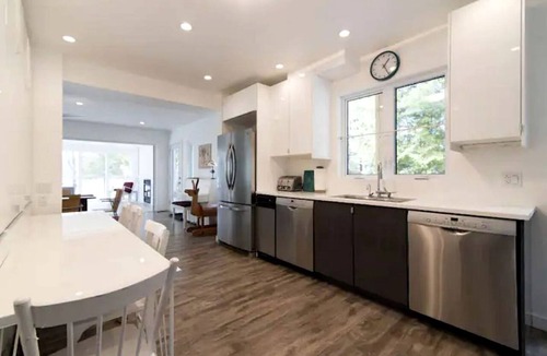 Frontenac Villa | Renovated Waterfront Cabin Perfect for Big Groups in Ontario