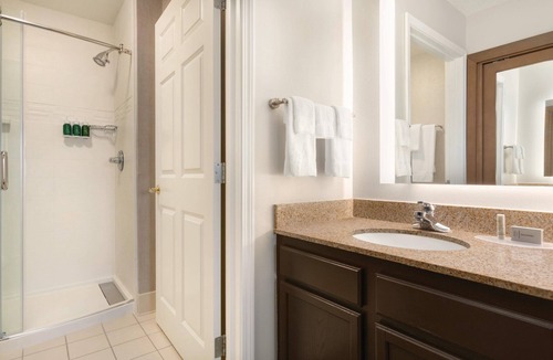 Cheektowaga Hotel | Residence Inn by Marriott Buffalo Galleria Mall