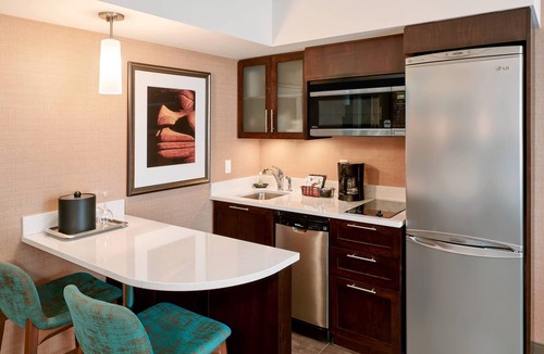 Downtown Vancouver Hotel | Residence Inn by Marriott Vancouver Downtown