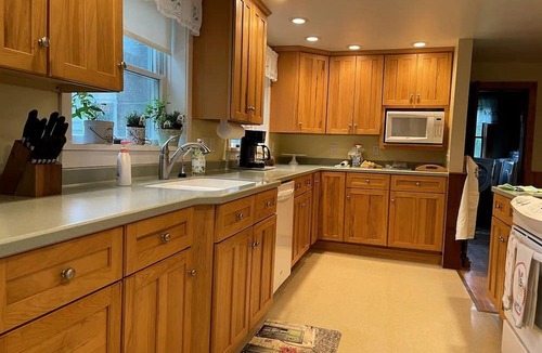 Town of Milo Cottage | Restored Farmhouse with Hot-Tub in Penn Yan, New York
