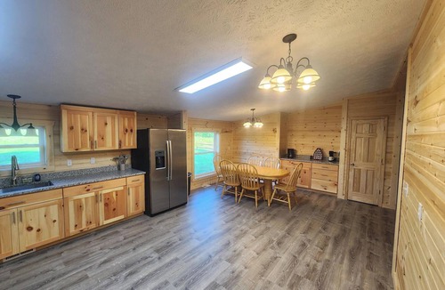 Kingsville House | Retreat on Conneaut Creek, Private Movie Theater, Sleeps 8, Fire Pit