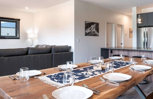 Revelstoke Condo | Revelstoke- Condo with Hot Tub-Stoke House