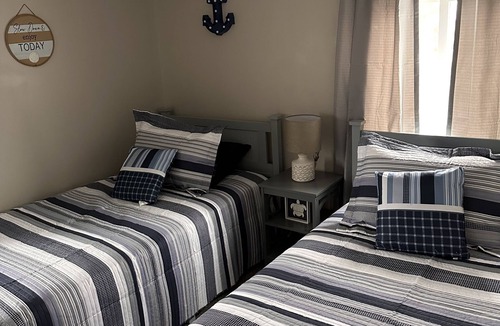 Oak Harbor House | Rich's Gone-Fish-Inn