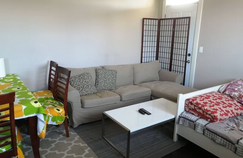 Richmond House | richmond 1br/1ba suite (House basement with Seperated entry)