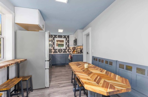 Grand Rapids House | Rink Side Retreat