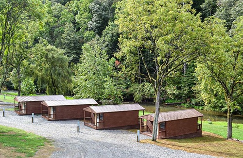 Harrogate Cabin | River Forge Cabin 76 - Cozy and Rustic 1 Bedroom Cabin - Creek Front