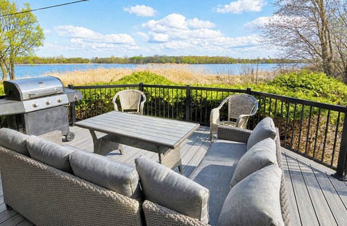Saint-Paul-de-l'Ile-aux-Noix House | Riverside Retreat at a Marvelous 2-bedroom house