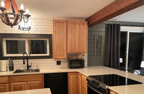Riverside House | Riverside Retreat close to beaches, wineries, and beautiful golf courses.