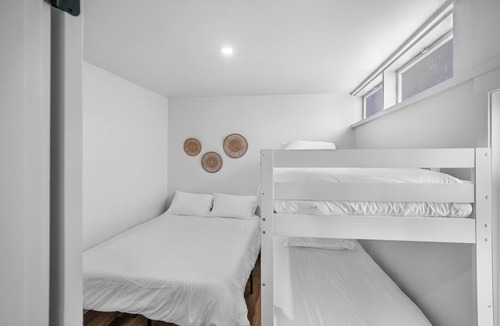 Lake Cowichan Hotel | Riverside Suite | Kitchenette, Firepit & BBQ