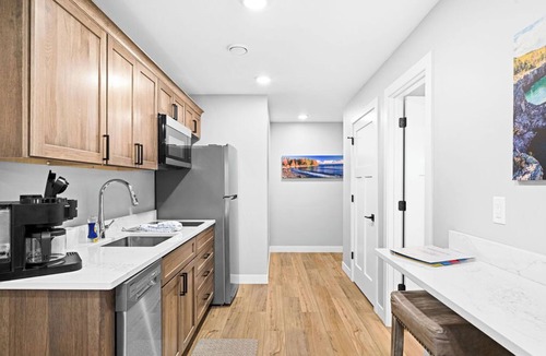 Riverside Apartment | RiverWest Trails End Chalet -Hot Tub - River View - Dog Friendly