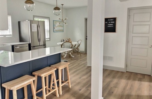Huron House | Rock House - Lake Views & 15 Mins to Cedar Point