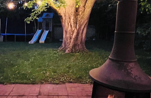 Rosemount House | Rockway Retreat | Spacious Home and Backyard Oasis