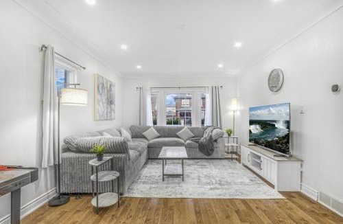 Niagara Falls Villa | Romeo & Juliet Niagara Retreat - Clifton Hill